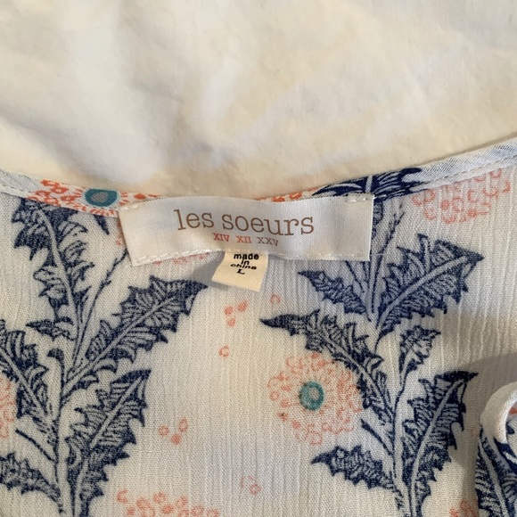 Floral light weight tiered Blouse - Picture 3 of 8